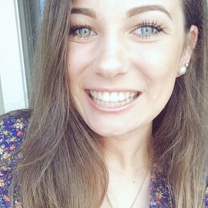 Meet your Posher, Courtney